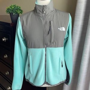 The North Face women’s Denali small fleece jacket